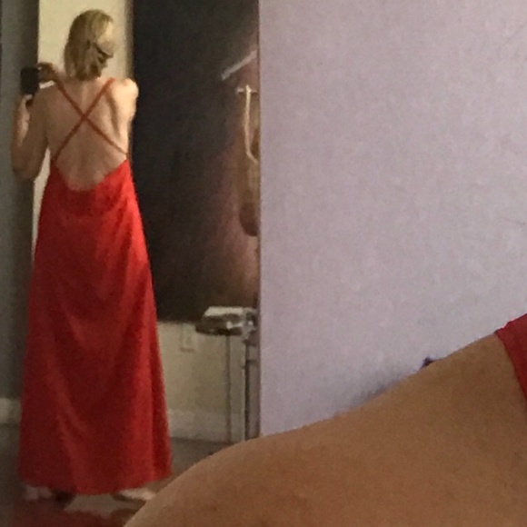 AKIRA ISOGAWA Red Silk Stunner_4 - Picture 1 of 11